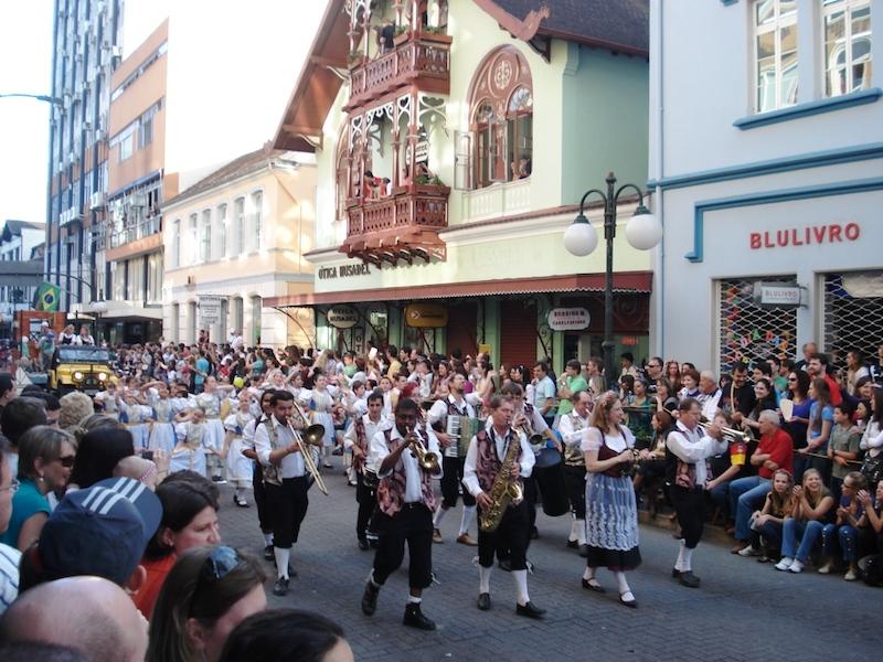 Kulturtourismus im spannenden Blumenau Aventura do Brasil